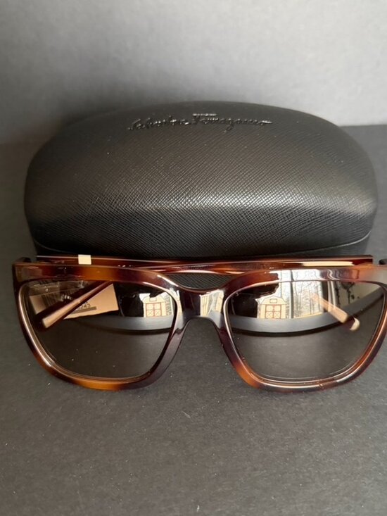 Salvatore Ferragamo Classic Logo 59mm Gradient Rectangle Tortoise Sunglasses